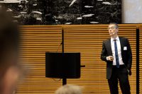 Pär Matsson talar vid OligoNova Network-konferensen Foto: Johan Wingborg
